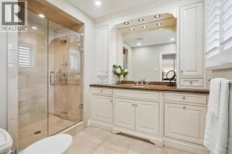 10 Azalea Court Stoney Creek ON L8J 1K4