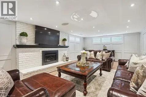 10 Azalea Court Stoney Creek ON L8J 1K4