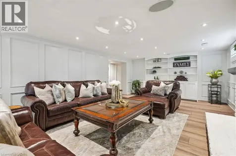 10 Azalea Court Stoney Creek ON L8J 1K4