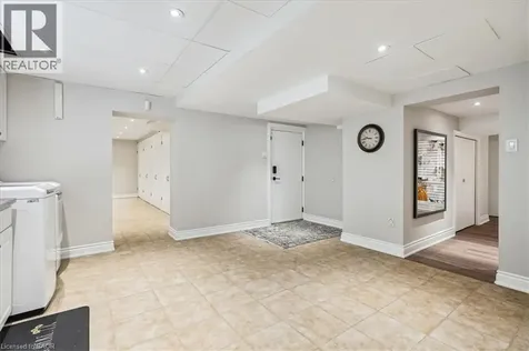 10 Azalea Court Stoney Creek ON L8J 1K4