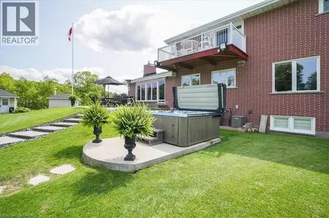 10 Azalea Court Stoney Creek ON L8J 1K4