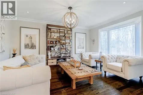 18 Elder Crescent Ancaster ON L0R 1R0