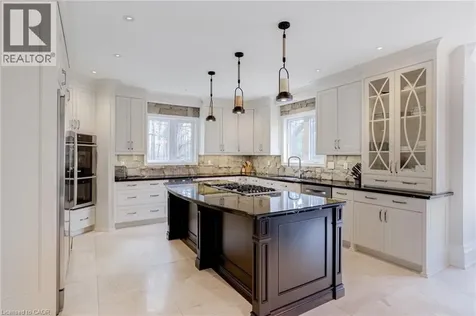 18 Elder Crescent Ancaster ON L0R 1R0