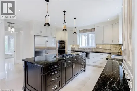 18 Elder Crescent Ancaster ON L0R 1R0