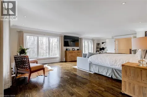 18 Elder Crescent Ancaster ON L0R 1R0
