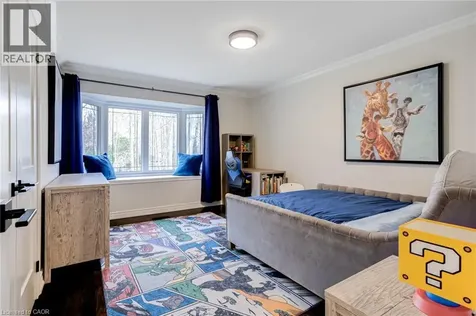 18 Elder Crescent Ancaster ON L0R 1R0