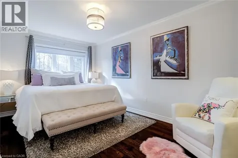18 Elder Crescent Ancaster ON L0R 1R0