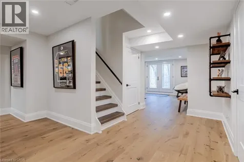 18 Elder Crescent Ancaster ON L0R 1R0