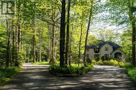 18 Elder Crescent Ancaster ON L0R 1R0