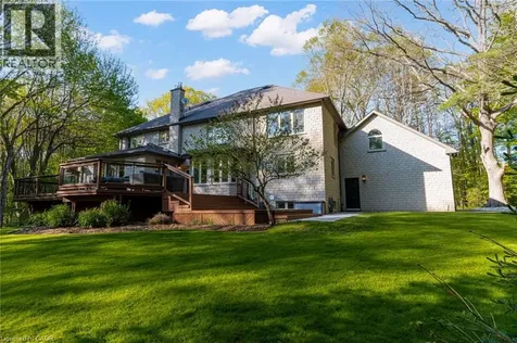 18 Elder Crescent Ancaster ON L0R 1R0