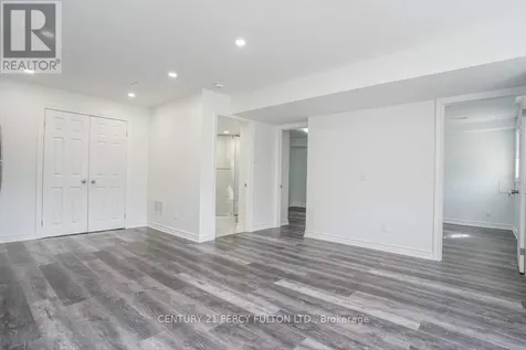 1040 Foxtail Crescent Pickering ON L1X 0E7