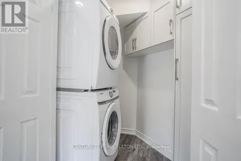 1040 Foxtail Crescent Pickering ON L1X 0E7