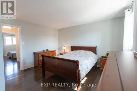 1534 Rosebella Avenue Ottawa ON K1T 1E8