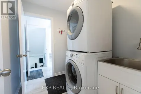 1534 Rosebella Avenue Ottawa ON K1T 1E8