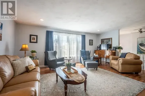 399 Chamberlain Street Pembroke ON K8A 8C3
