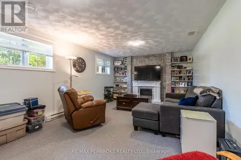 399 Chamberlain Street Pembroke ON K8A 8C3