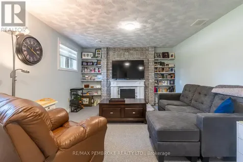 399 Chamberlain Street Pembroke ON K8A 8C3