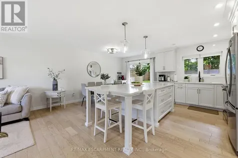 52 Grand Avenue Haldimand ON N3W 2J5