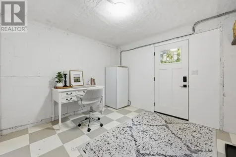 52 Grand Avenue Haldimand ON N3W 2J5