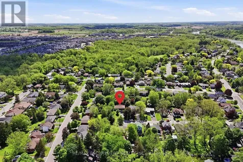 52 Grand Avenue Haldimand ON N3W 2J5
