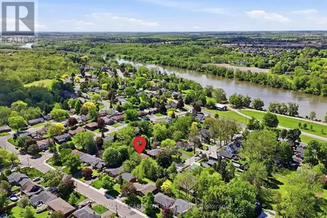 52 Grand Avenue Haldimand ON N3W 2J5