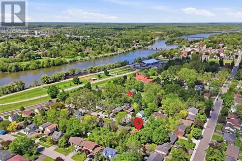 52 Grand Avenue Haldimand ON N3W 2J5