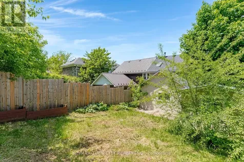 35 Shade Street Cambridge ON N1R 4J6