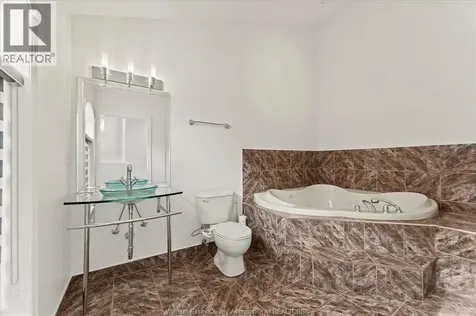144 Meconi Court Lakeshore ON N9K 7E9