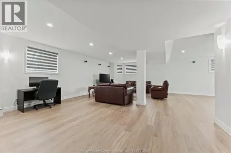 144 Meconi Court Lakeshore ON N9K 7E9
