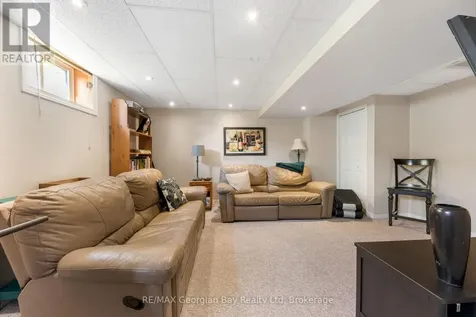 911 Watson Place Midland ON L4R 5B9