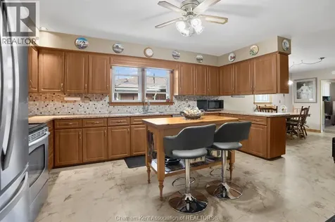 18 Woodland Avenue Chatham ON N7L 2S3