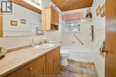 18 Woodland Avenue Chatham ON N7L 2S3