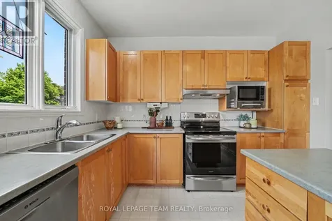 3222 Carriage Hill Place Ottawa ON K1T 3X5