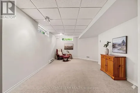 3222 Carriage Hill Place Ottawa ON K1T 3X5