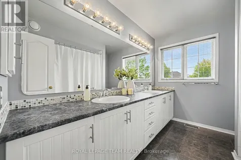 3222 Carriage Hill Place Ottawa ON K1T 3X5