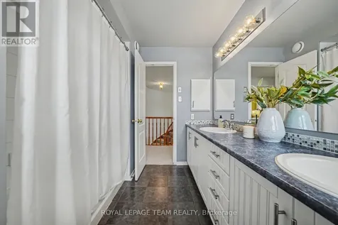 3222 Carriage Hill Place Ottawa ON K1T 3X5