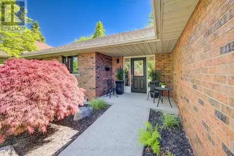 304 Auburn Drive Waterloo ON N2K 3K5