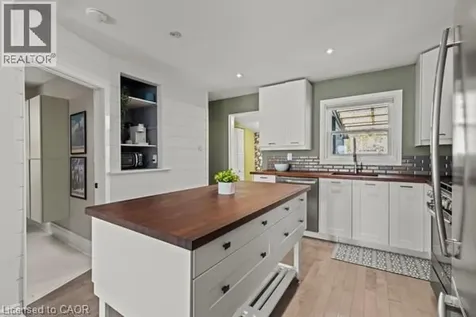 33 Huxley Avenue North Hamilton ON L8H 4P1