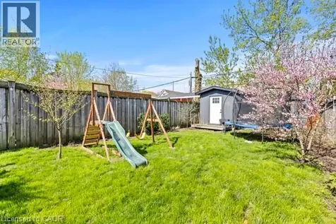 33 Huxley Avenue North Hamilton ON L8H 4P1