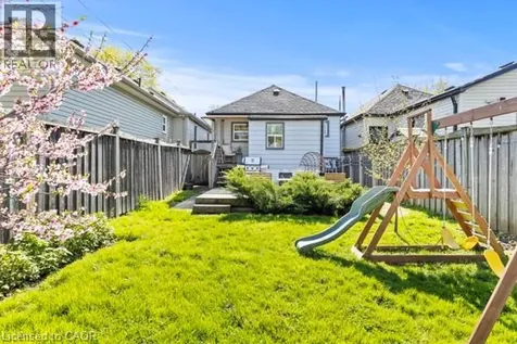 33 Huxley Avenue North Hamilton ON L8H 4P1