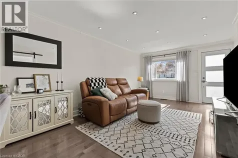 33 Huxley Avenue North Hamilton ON L8H 4P1