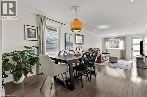 33 Huxley Avenue North Hamilton ON L8H 4P1