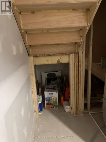 36 Silo Mews Barrie ON L9J 0V3