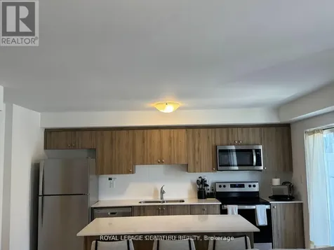 36 Silo Mews Barrie ON L9J 0V3
