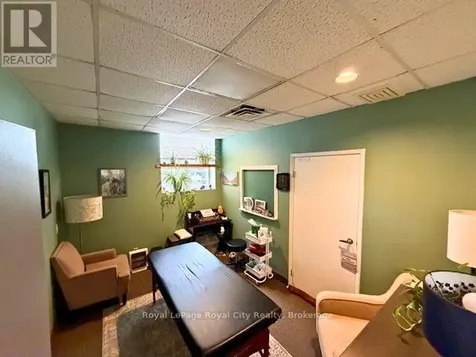 21 Surrey Street West Guelph (downtown) ON N1H 3R3