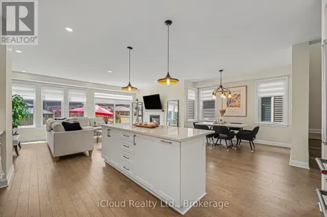 616 Moonflower Crescent Ottawa ON K1T 0X8