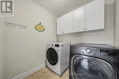 616 Moonflower Crescent Ottawa ON K1T 0X8
