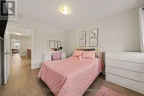 616 Moonflower Crescent Ottawa ON K1T 0X8
