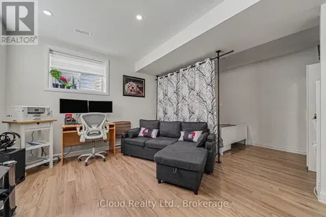 616 Moonflower Crescent Ottawa ON K1T 0X8