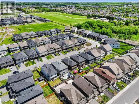 616 Moonflower Crescent Ottawa ON K1T 0X8